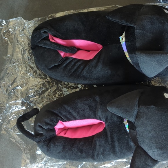 Emily the Strange mystery at your feet slippers - Picture 4 of 5